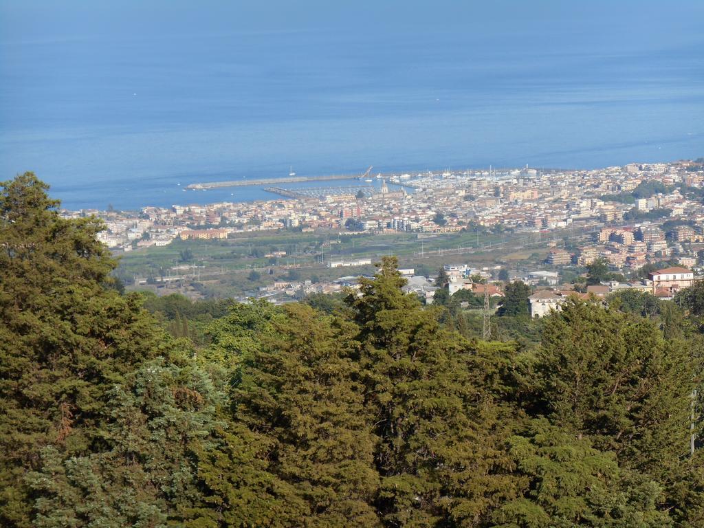 Al Villino Sunshine In Villa Con Piscina Ed Idromassaggio SantʼAlfio Rom bilde